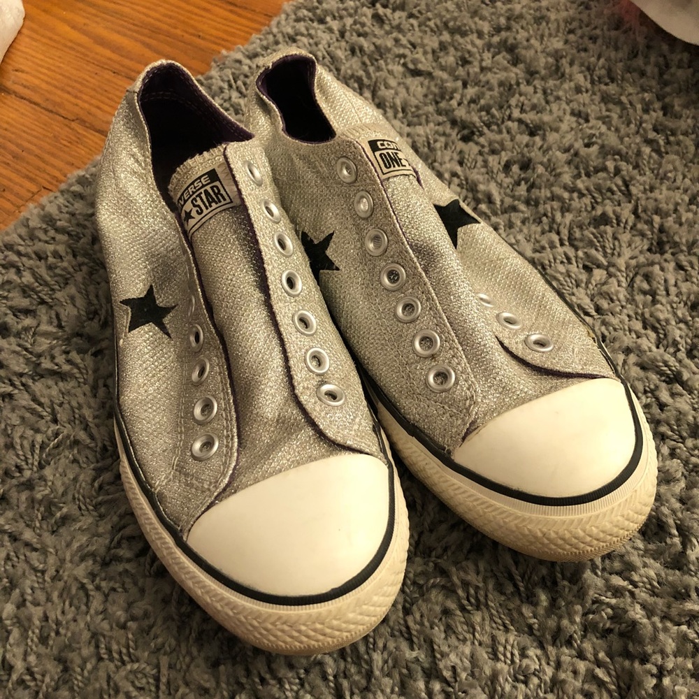Silver sparkle converse